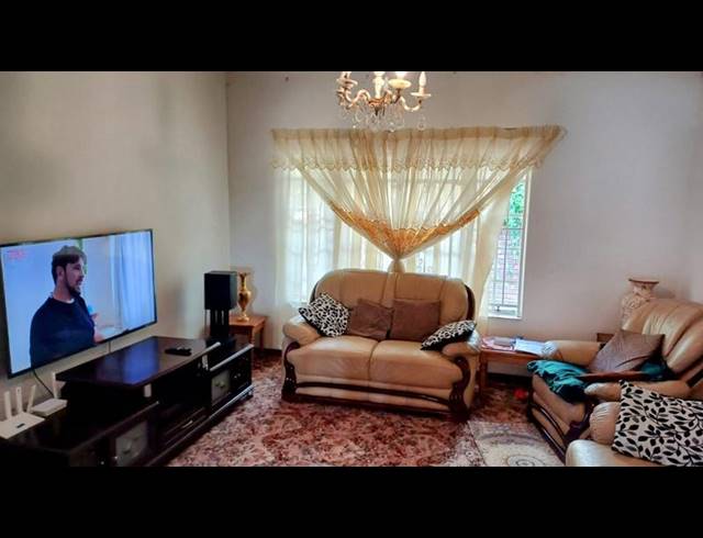 3 BEDROOM HOUSE FOR SALE IN RAISETHORPE